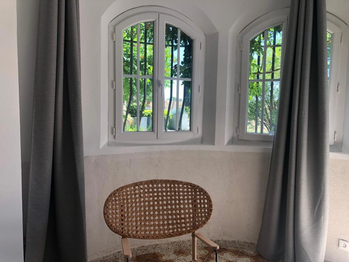 La Tour- Pigeonnier Provencal - Mas Des Sous Bois Villa Ventabren Bagian luar foto